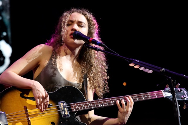 Female Musicians Tal Wilkenfeld Female Guitarist