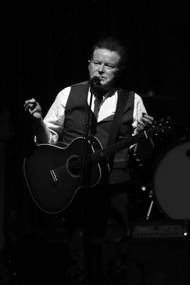 Live Review and Gallery: Don Henley @ The Chicago Theatre : Illinois ...