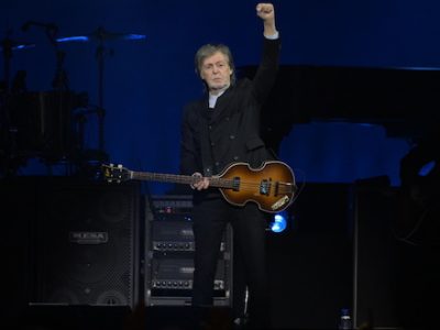 Live Review & Photo Gallery: Paul McCartney at United Center • Chicago