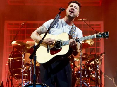 Photo Gallery: Mumford & Sons at Wrigley Field • Chicago