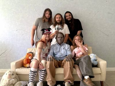 Live Review: Wet Leg at The Vic Theatre • Chicago