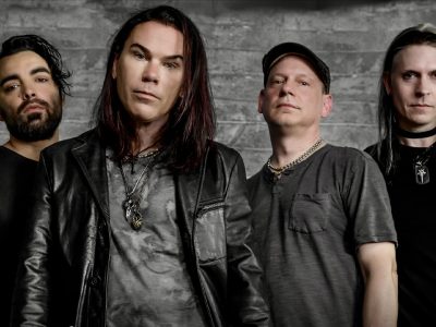 Stage Buzz: Cold Waves, Iron Maiden, Sweet, Chelsea Wolfe