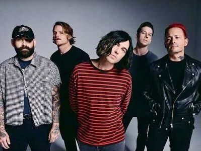 Stage Buzz: Sleeping With Sirens, The Black Keys, Jonas Brothers